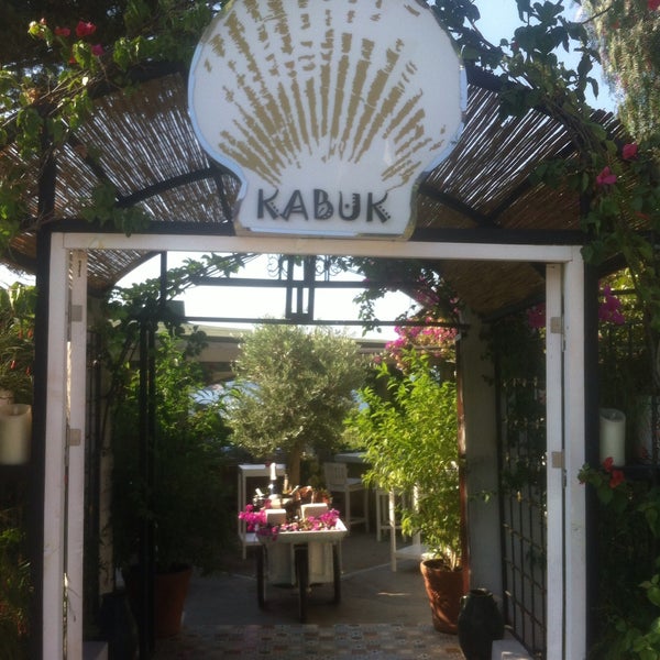 Foto tirada no(a) Kabuk Restaurant por Orhan Ç. em 8/11/2016
