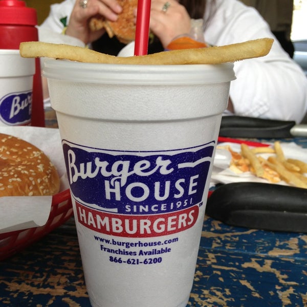 Photo taken at Burger House by Wynne C. on 3/21/2013