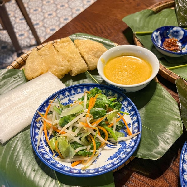 Foto diambil di Madam Thu: Taste of Hue oleh Mayuko pada 9/25/2023
