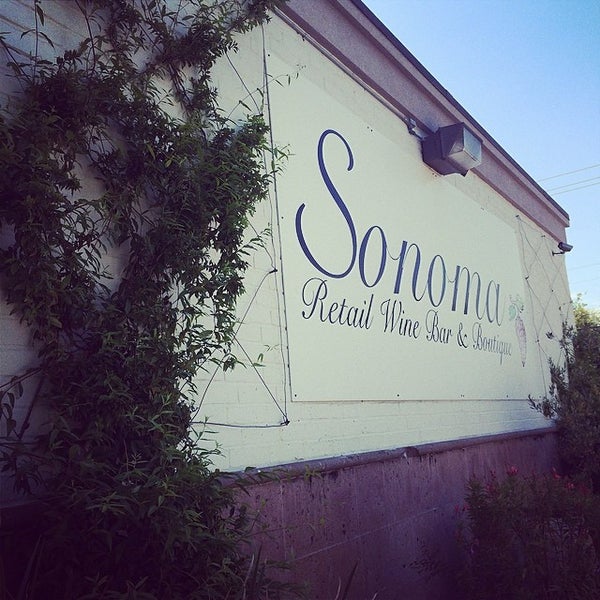 4/18/2014 tarihinde Farrah C.ziyaretçi tarafından Sonoma Wine Bar &amp; Restaurant'de çekilen fotoğraf