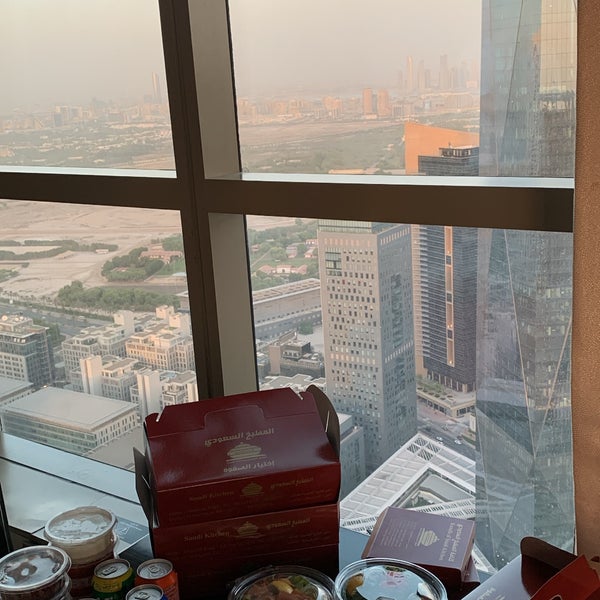 Foto tirada no(a) Fraser Suites Dubai por m em 9/1/2022