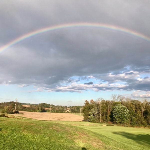 Photo taken at The Vineyard and Brewery at Hershey by Karl on 10/21/2018