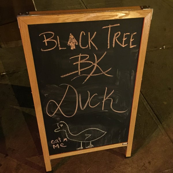รูปภาพถ่ายที่ Black Tree BK โดย Karl เมื่อ 12/6/2015