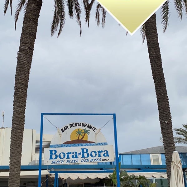 Das Foto wurde bei Bora Bora Ibiza von Os ⭐. am 9/14/2022 aufgenommen