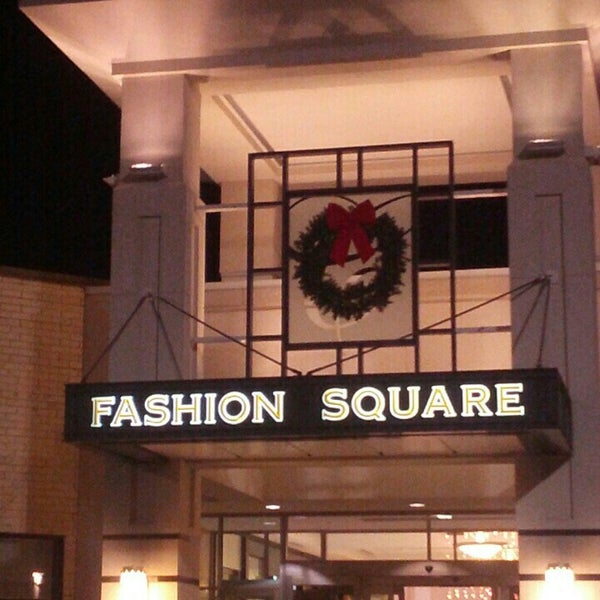 Photo taken at Charlottesville Fashion Square by Rick S. on 12/24/2013