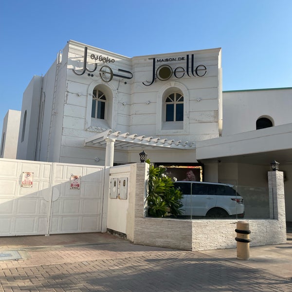 Exécution Mettre en place Tomber joelle salon abu dhabi Consécutif