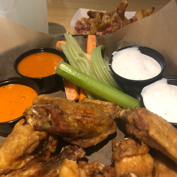 Buffalo Wild Wings Downtown New Rochelle'de Kanatçı
