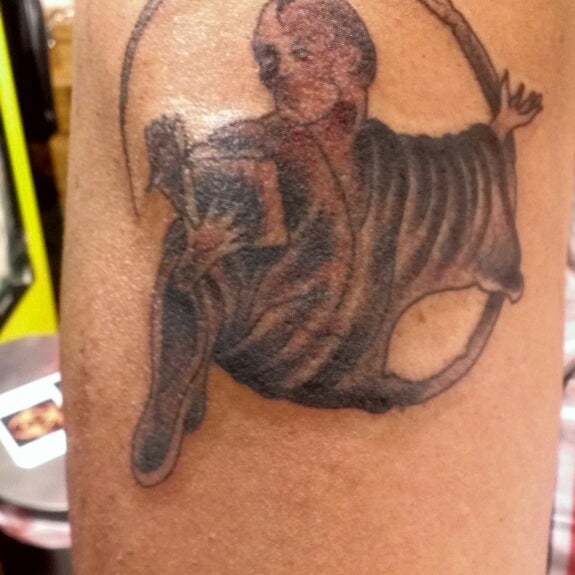 6/13/2013 tarihinde Tony B.ziyaretçi tarafından Philadelphia Eddie&#39;s Tattoo 621'de çekilen fotoğraf