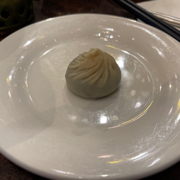 Photo taken at Din Tai Fung by Tommy T. on 4/22/2022