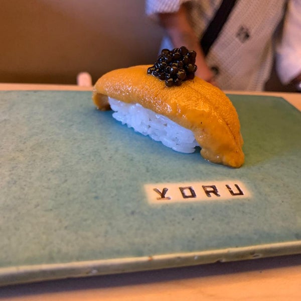 Foto scattata a Yoru Handroll and Sushi Bar da Carlos S. il 11/18/2019