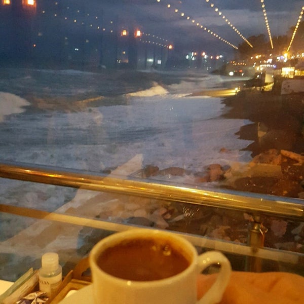 Снимок сделан в Kamelya Restaurant пользователем Çilek 11/1/2020