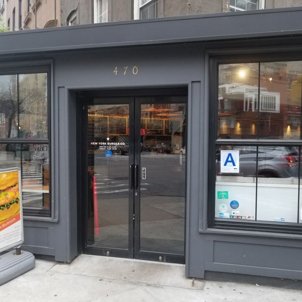 Foto tomada en New York Burger Co.  por Terence F. el 4/15/2018