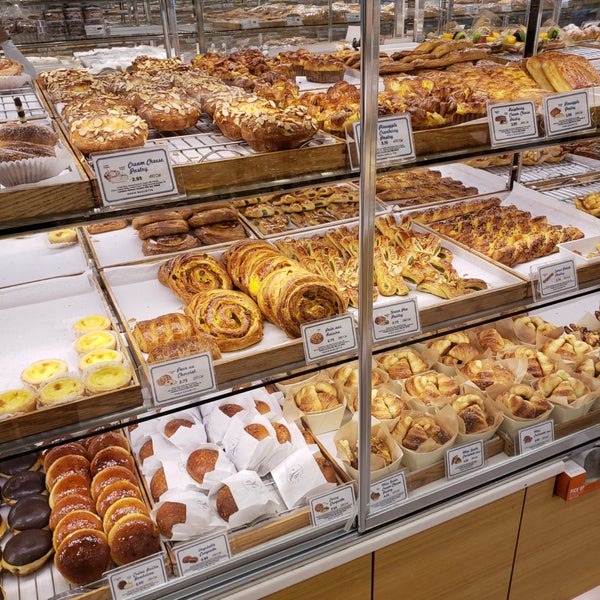 Photo taken at Paris Baguette by Terence F. on 7/26/2018