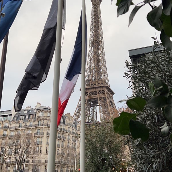Foto diambil di Hôtel Pullman Paris Tour Eiffel oleh d7 . pada 12/22/2023