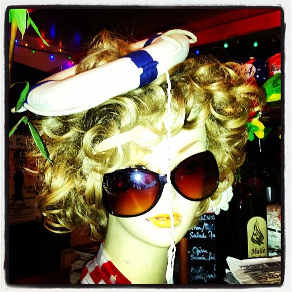 Les Cascades Bar in Belleville