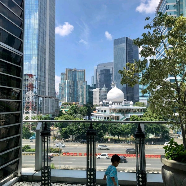 Foto diambil di Four Seasons Hotel Jakarta oleh Daffa Arshad F. pada 9/16/2021