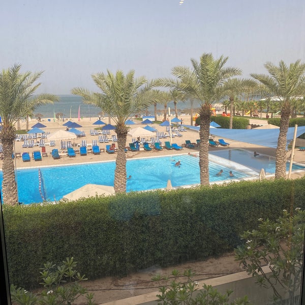 Das Foto wurde bei Hilton Kuwait Resort von SAUD am 6/15/2023 aufgenommen