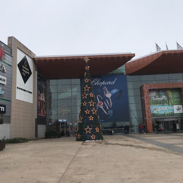 11/20/2018 tarihinde Ali D.ziyaretçi tarafından Băneasa Shopping City'de çekilen fotoğraf