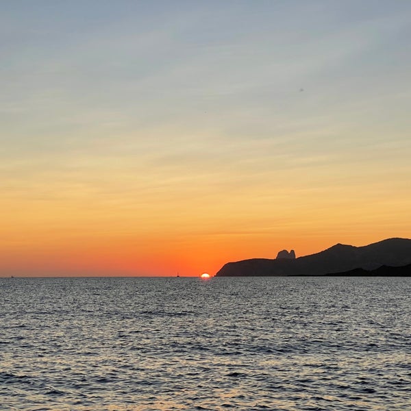 Снимок сделан в Experimental Beach Ibiza пользователем Julien T. 9/19/2021