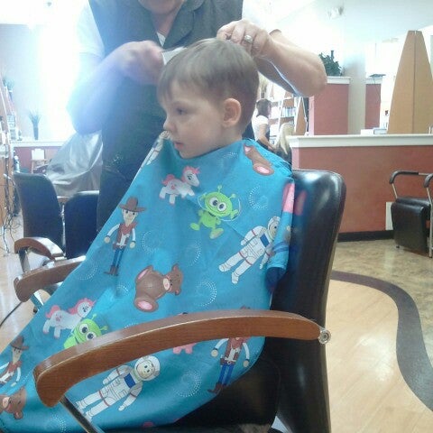 Fantastic Sams Hair Salons 17 Visitors