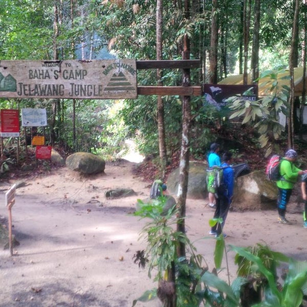 Photo taken at Gunung Stong by Mie B. on 9/21/2014