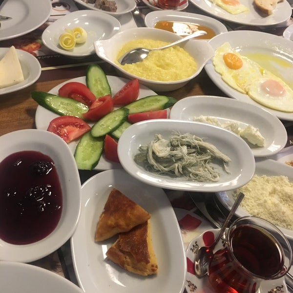Photo taken at Cağ Kebabı Yavuz Usta by Cumhur B. on 10/1/2017