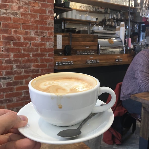 3/26/2019 tarihinde Akira C.ziyaretçi tarafından Aperture Coffee Bar'de çekilen fotoğraf