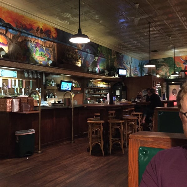 Foto tirada no(a) Main Street Brewery and Restaurant por Matt C. em 10/8/2015