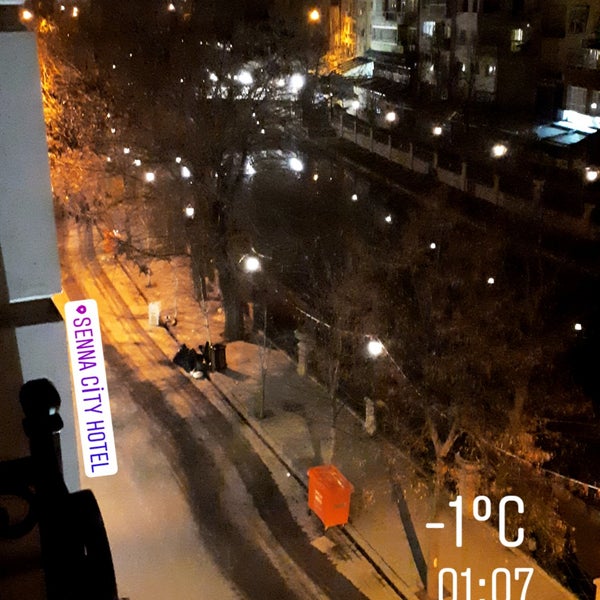 Снимок сделан в Sennacity Hotel пользователем Şahin 12/13/2017