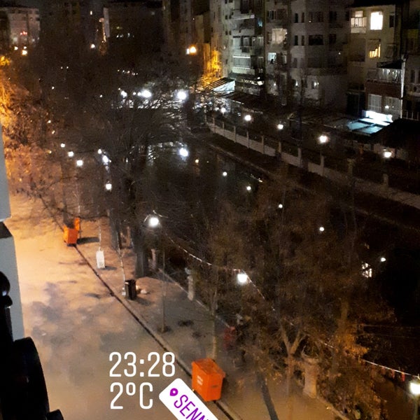 รูปภาพถ่ายที่ Sennacity Hotel โดย Şahin เมื่อ 12/12/2017