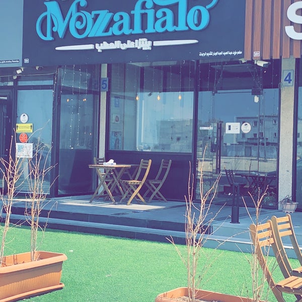 Photo taken at Mozzafiato Pizzeria by Hassan A. on 8/25/2021