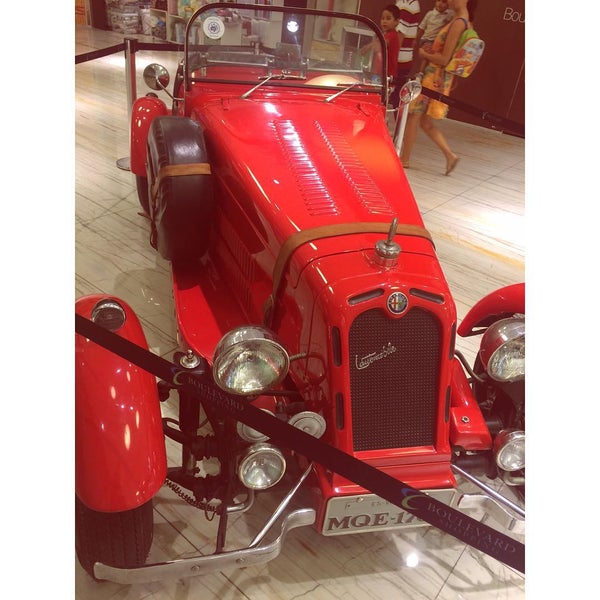 Photo taken at Boulevard Shopping Vila Velha by Felipe M. on 8/18/2015