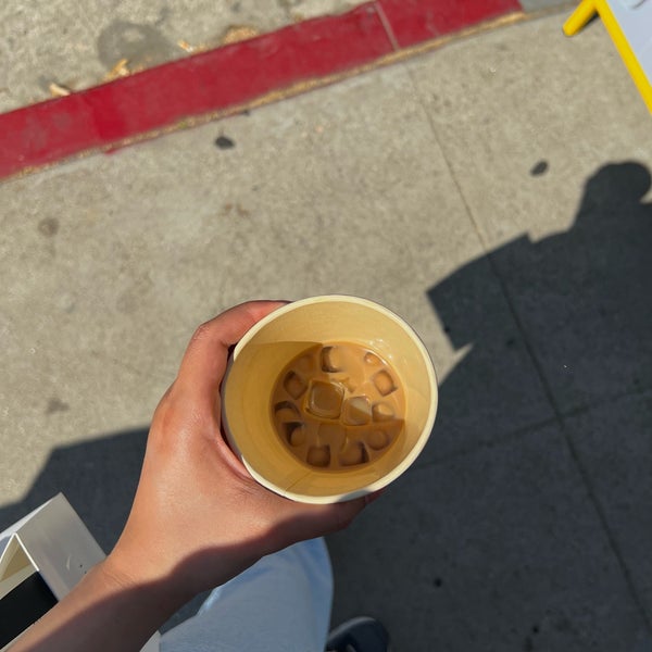 Photo taken at Blue Bottle Coffee by Amal. on 7/20/2022