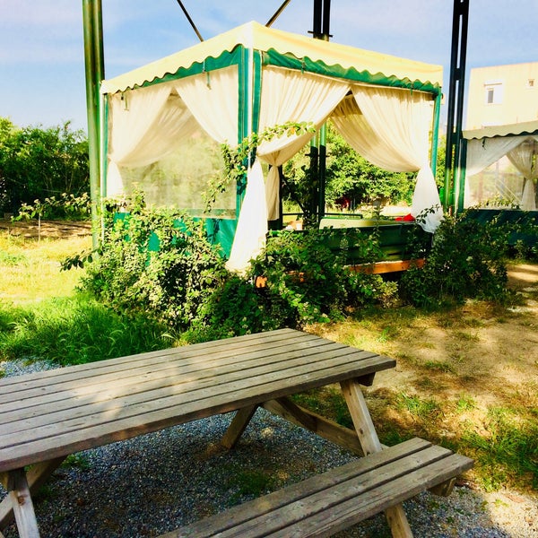Das Foto wurde bei Çatıaltı Köy Kahvaltısı von Halis E. am 7/22/2018 aufgenommen