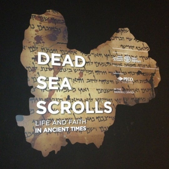 Photo prise au Dead Sea Scrolls at The Franklin Institute par jaime k. le10/15/2012