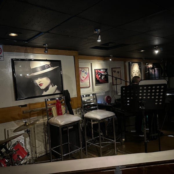 Photo taken at La Copa de Champagne Piano Bar by Jorge P. on 6/14/2023