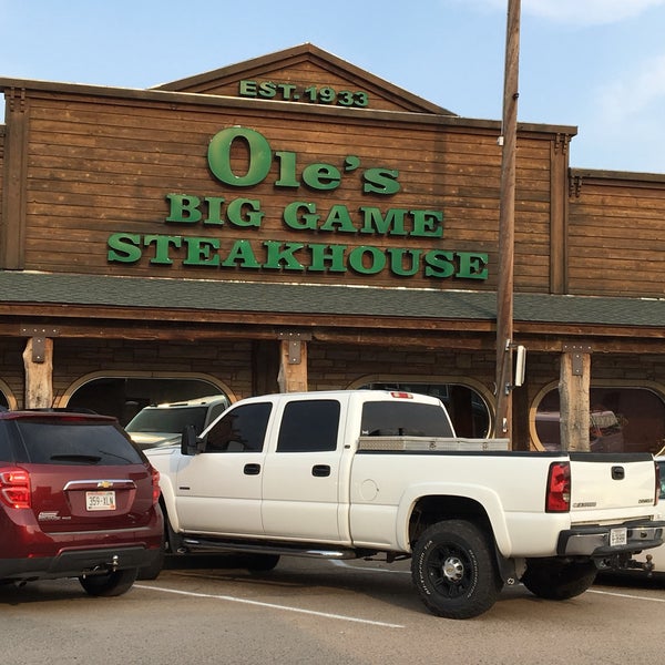 Foto tomada en Ole&#39;s Big Game Steakhouse &amp; Lounge  por ᴡ C. el 9/8/2017