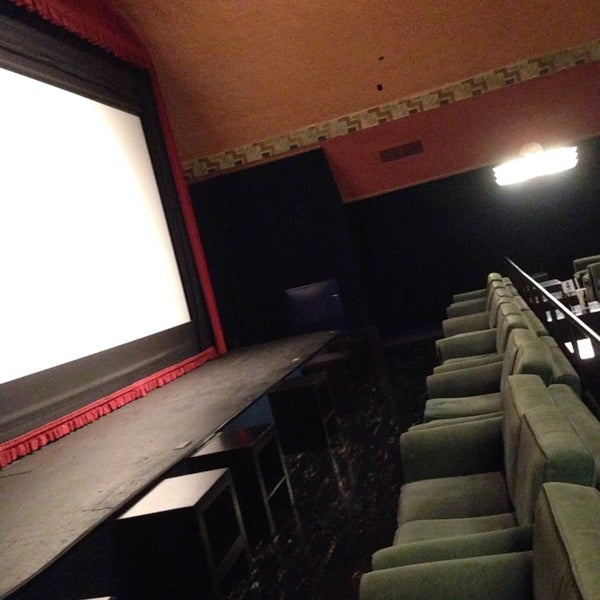 Foto tirada no(a) Rialto Cinemas Cerrito por Lorelei M. em 2/4/2014