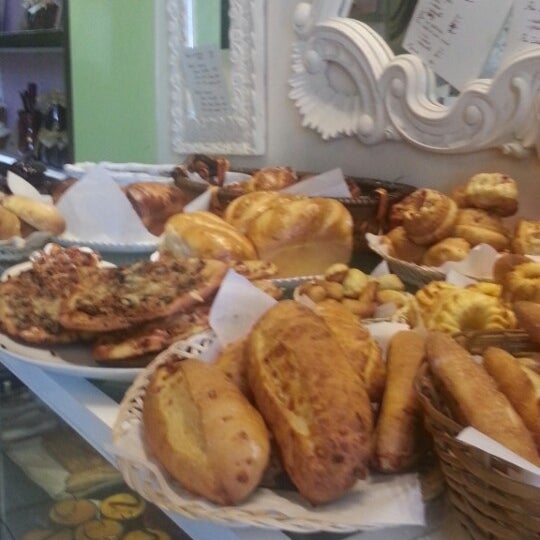 Photo taken at Patisserie Dominique by Chilangas H. on 7/27/2013