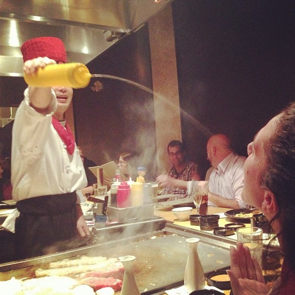 Foto scattata a Ooka Japanese Restaurant da Elizabeth A. il 10/20/2013