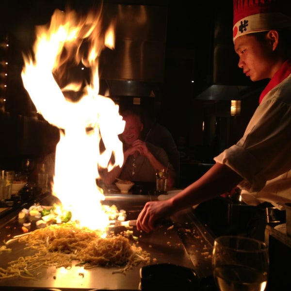 Foto scattata a Ooka Japanese Restaurant da Elizabeth A. il 8/20/2013