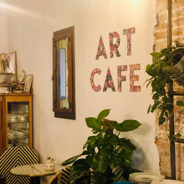 6/20/2019にDanaがCamelia Art Caféで撮った写真
