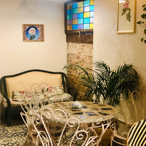 6/20/2019にDanaがCamelia Art Caféで撮った写真