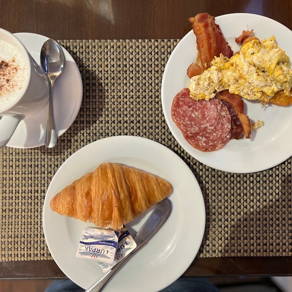 JW Marriott Executive Lounge