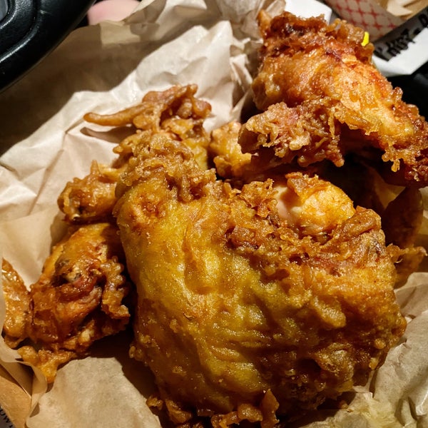 Photo taken at Honey&#39;s Kettle Fried Chicken by Phill C. on 12/19/2020