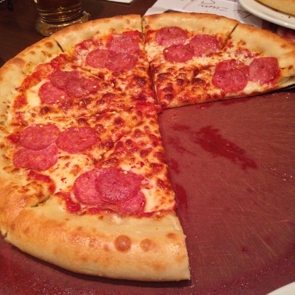 Das Foto wurde bei Pizza Hut von Kiril D. am 3/13/2014 aufgenommen