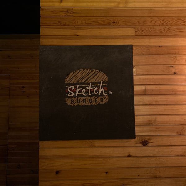 Photo taken at Sketch Burger ® by 🧞‍♀️ on 9/10/2022