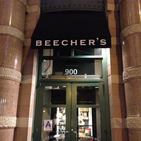 5/15/2013にSam P.がThe Cellar at Beecher&#39;sで撮った写真