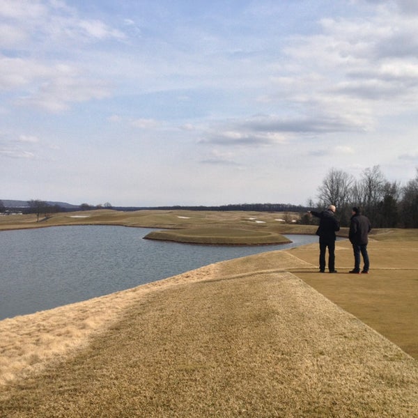 3/21/2013 tarihinde Sam P.ziyaretçi tarafından Trump National Golf Club Bedminster'de çekilen fotoğraf