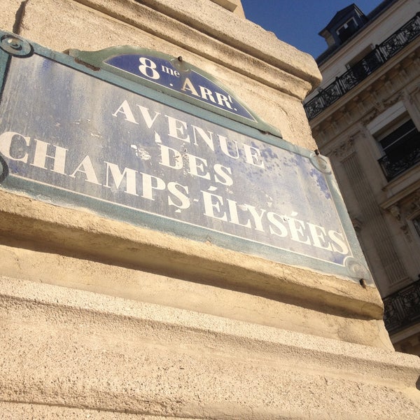 File:Avenue des Champs-Elysée @ Paris (30621299272).jpg
